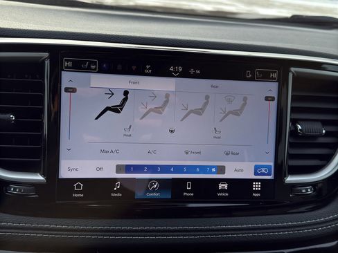 New 2026 Chrysler Pacifica Select image 17