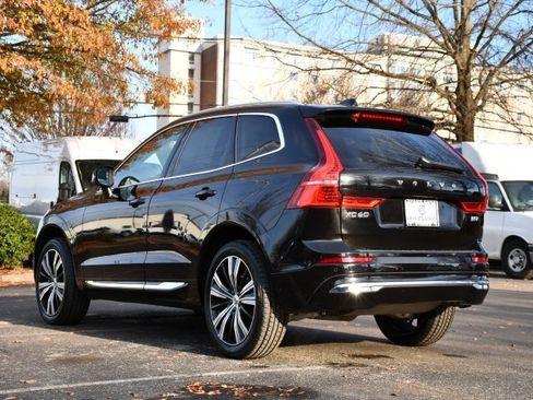 Used 2022 Volvo XC60 B5 Inscription w/ Climate Package image 5