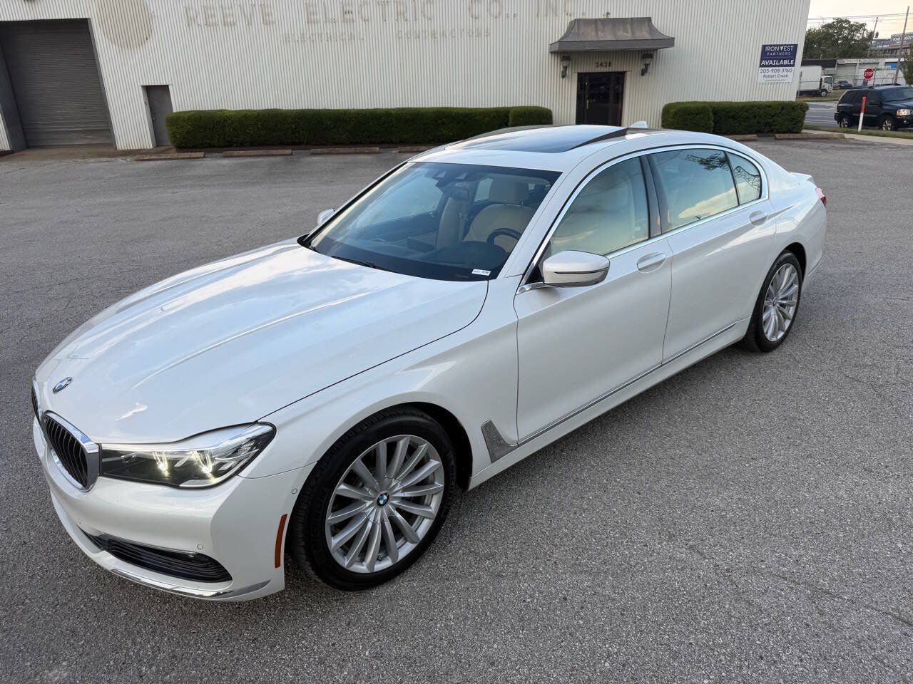 Used 2017 BMW 740i RWD image 10