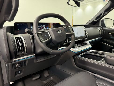 New 2026 Ford Expedition Platinum AWD/4WD image 16