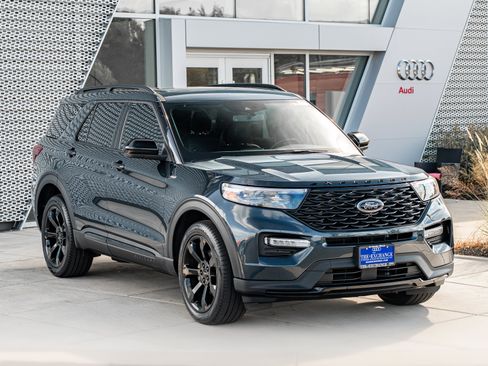 Used 2023 Ford Explorer ST-Line w/ Class IV Trailer Tow Package AWD/4WD image 2