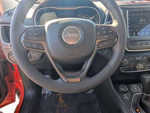 Used 2021 Jeep Cherokee Trailhawk w/ Premium Leather Package image 18