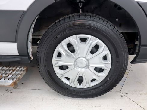 Used 2017 Ford Transit 150 XL RWD image 32