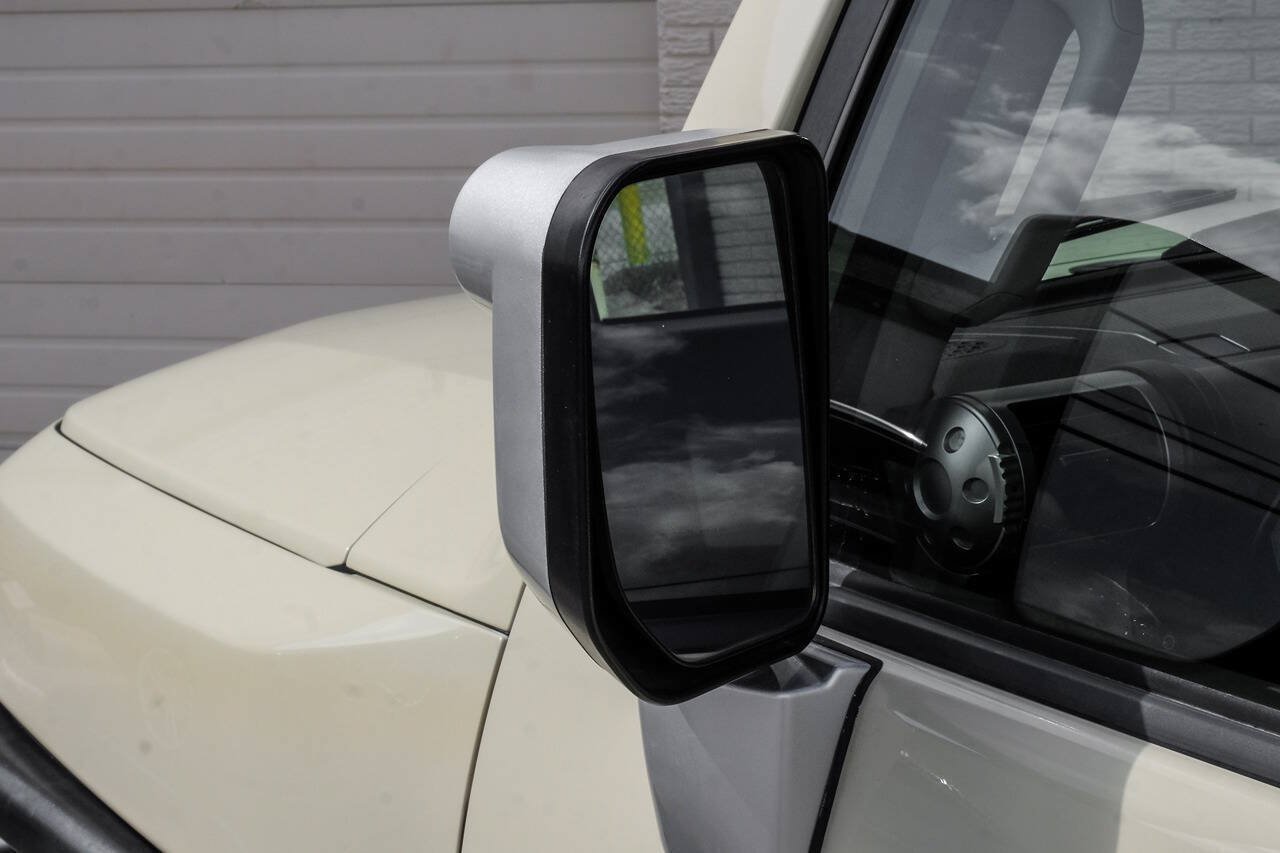 Used 2008 Toyota FJ Cruiser 2WD w/ Upgrade Pkg 2 image 40