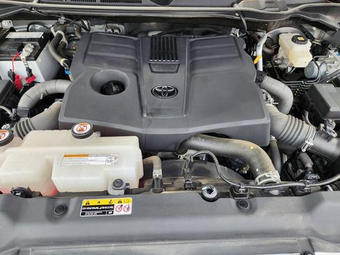Used 2023 Toyota Tundra Platinum AWD/4WD image 24
