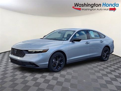 Certified 2025 Honda Accord SE image 3