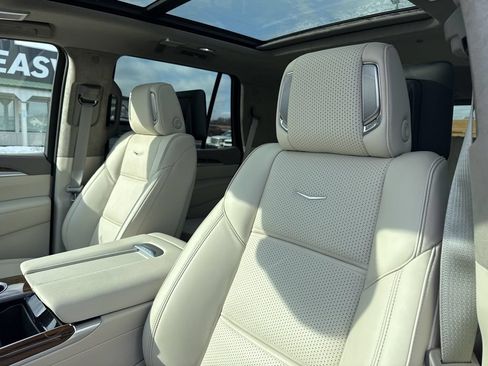 Used 2025 Cadillac Escalade Sport Platinum AWD/4WD image 23