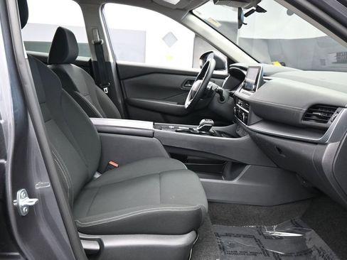 Used 2025 Nissan Rogue S FWD image 36