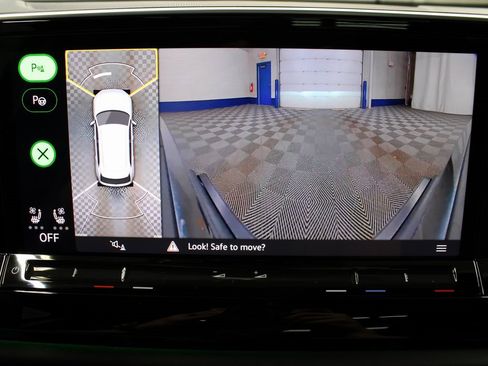 Used 2024 Volkswagen Atlas Cross Sport SEL Premium R-Line image 18