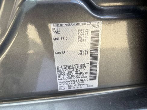 Used 2025 Nissan Altima 2.5 SV FWD image 29