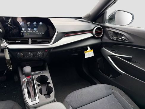 New 2026 Chevrolet Trax RS w/ Sunroof Package image 22