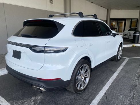 Used 2022 Porsche Cayenne E-Hybrid w/ Premium Package AWD/4WD image 3