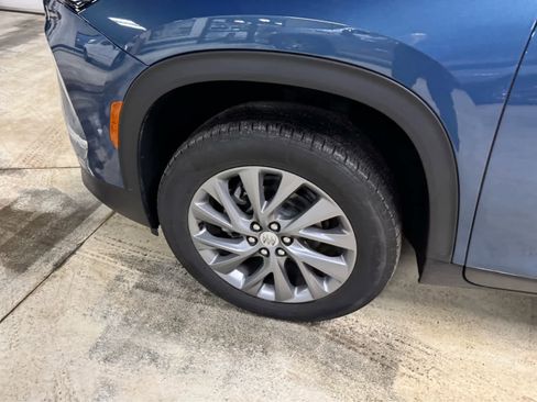 Certified 2025 Buick Enclave Preferred image 9