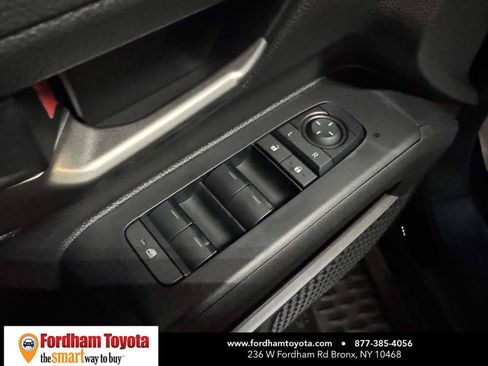 Used 2025 Toyota Tacoma TRD Off-Road AWD/4WD image 16