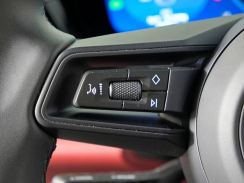 Certified 2025 Porsche Macan 4S Electric AWD/4WD image 28