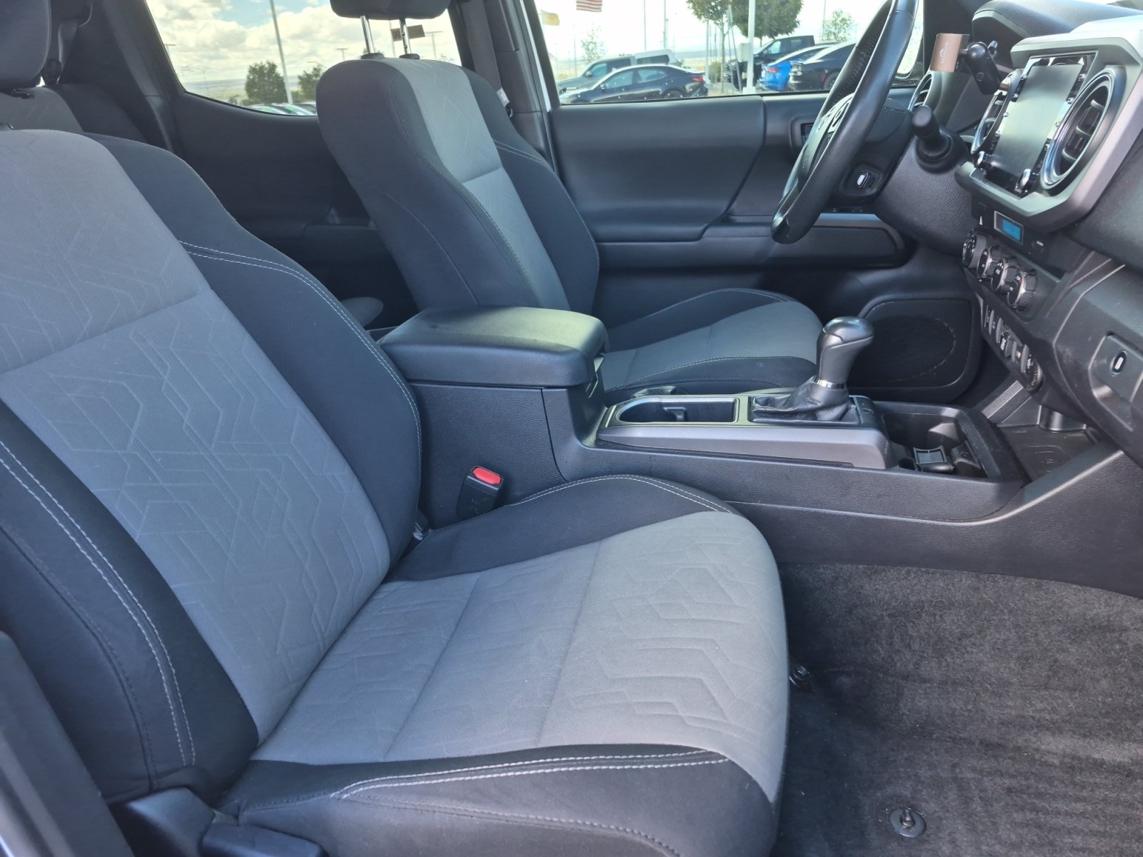 Used 2021 Toyota Tacoma TRD Off-Road w/ Technology Package AWD/4WD image 23