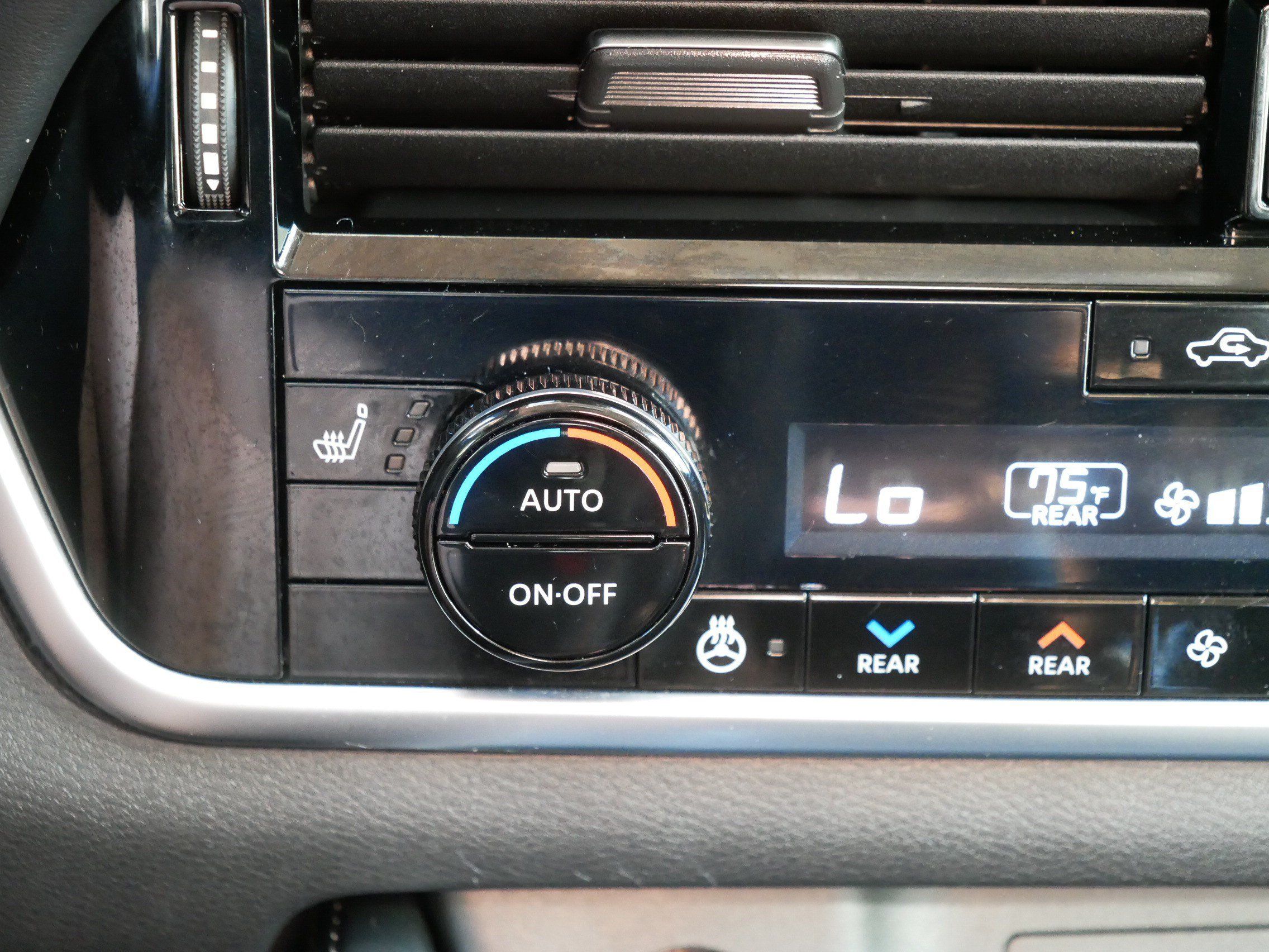 Certified 2025 Nissan Rogue Platinum w/ Platinum Premium Package AWD/4WD image 30