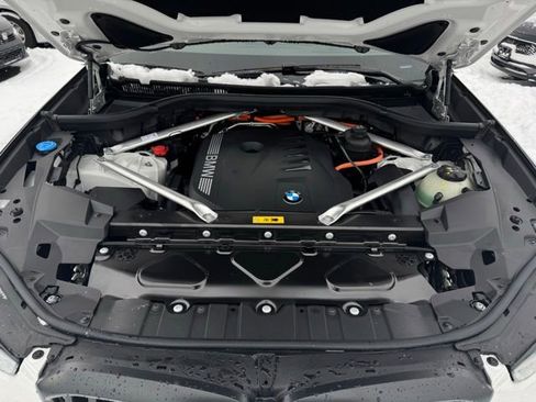 New 2026 BMW X5 xDrive50e w/ M Sport Package image 4