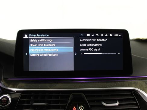 Used 2023 BMW 530e w/ M Sport Package image 19