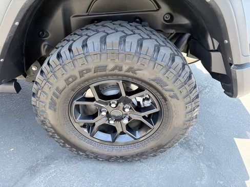 Used 2024 Jeep Wrangler Unlimited AWD/4WD image 25