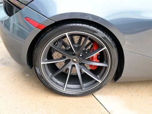 Used 2018 McLaren 720S Luxury RWD image 11