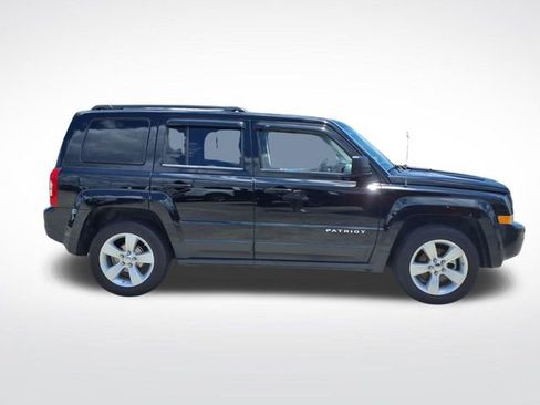 Used 2012 Jeep Patriot Latitude FWD image 29