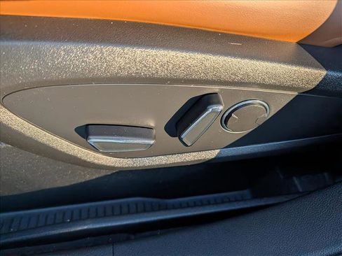 Certified 2023 Lincoln Nautilus Reserve image 30