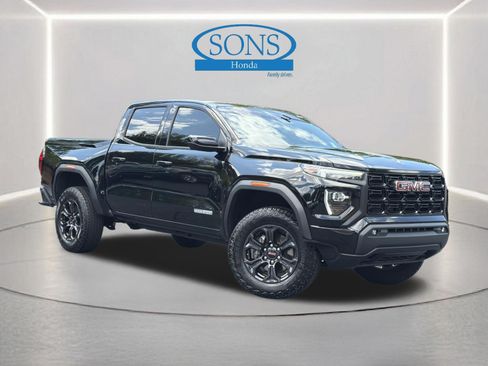 Used 2025 GMC Canyon Elevation w/ Convenience Package RWD image 2