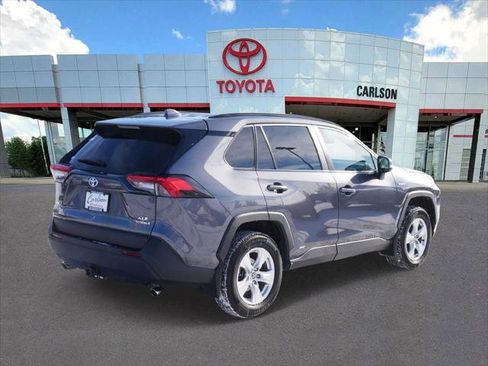 Certified 2020 Toyota RAV4 XLE w/ Convenience Package image 5