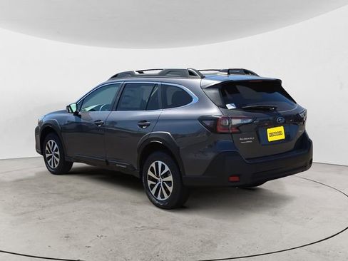 Used 2025 Subaru Outback Premium image 3