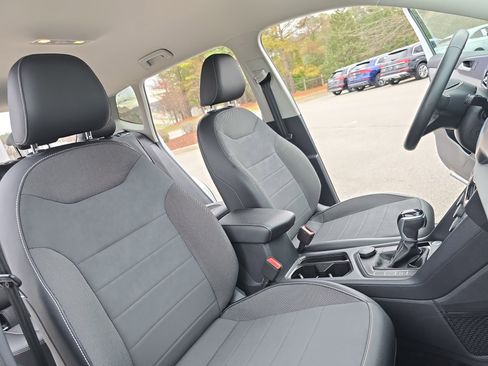 Used 2022 Volkswagen Taos SE image 10