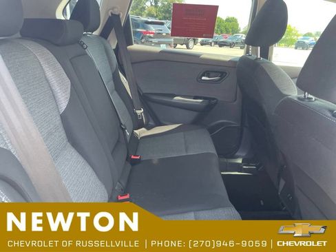 Used 2021 Nissan Rogue SV FWD image 27
