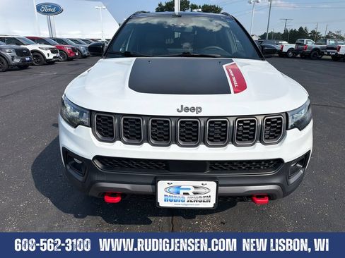 Used 2025 Jeep Compass Trailhawk AWD/4WD image 8