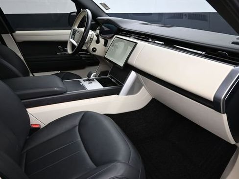 Used 2024 Land Rover Range Rover Autobiography AWD/4WD image 18