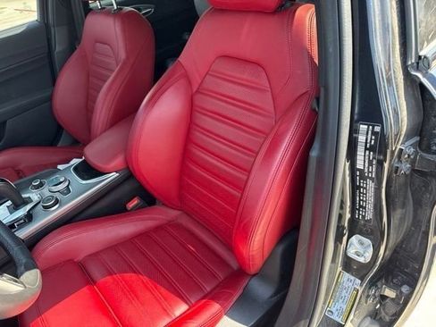 Used 2024 Alfa Romeo Giulia Veloce RWD image 9
