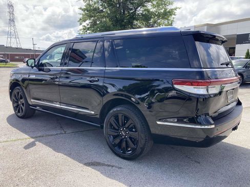 Used 2024 Lincoln Navigator L Reserve AWD/4WD image 7