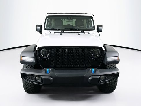 Used 2023 Jeep Wrangler Unlimited image 2