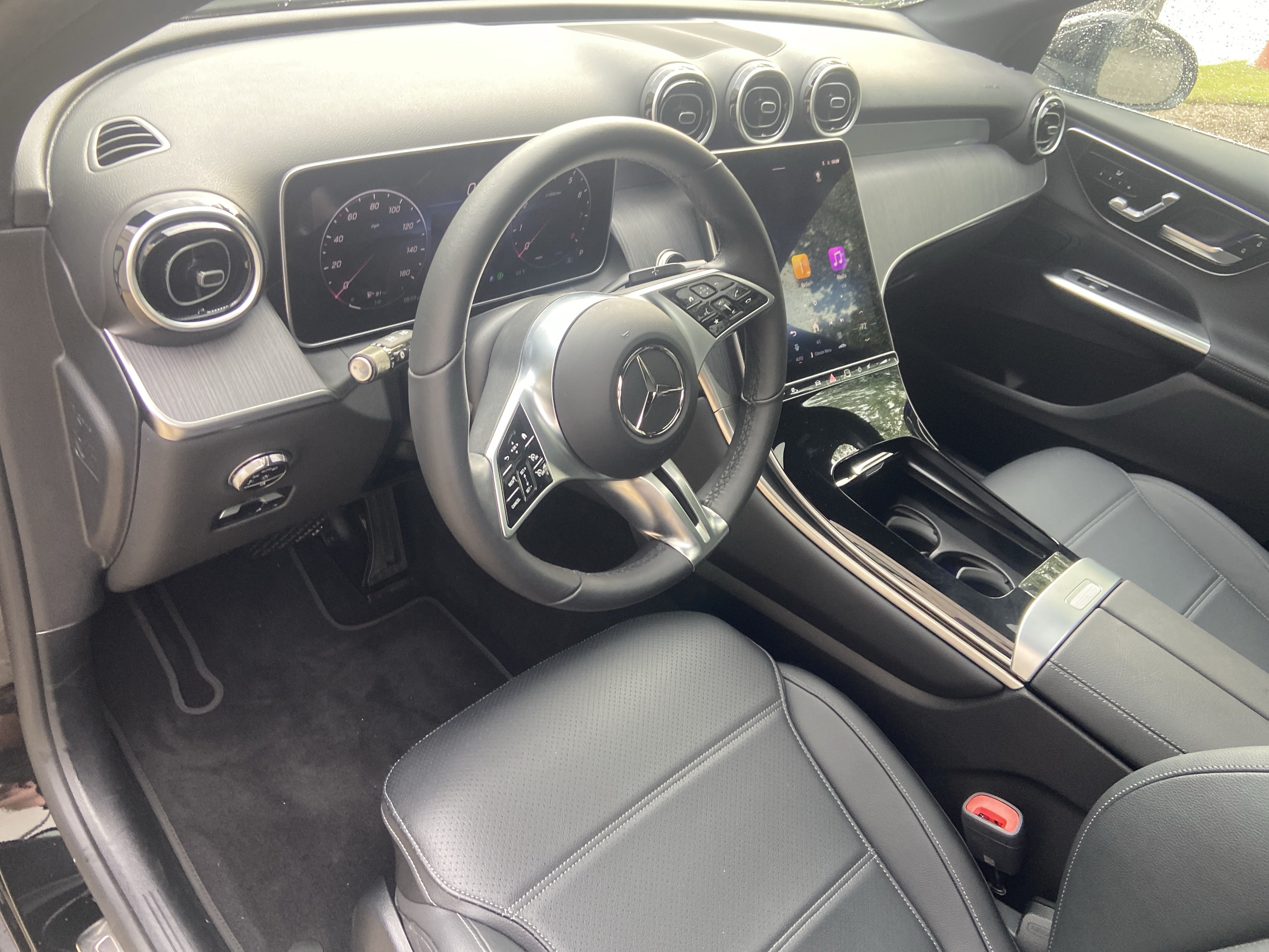 Used 2025 Mercedes-Benz GLC 300 image 21