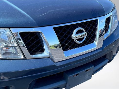 Used 2015 Nissan Frontier SV AWD/4WD image 28