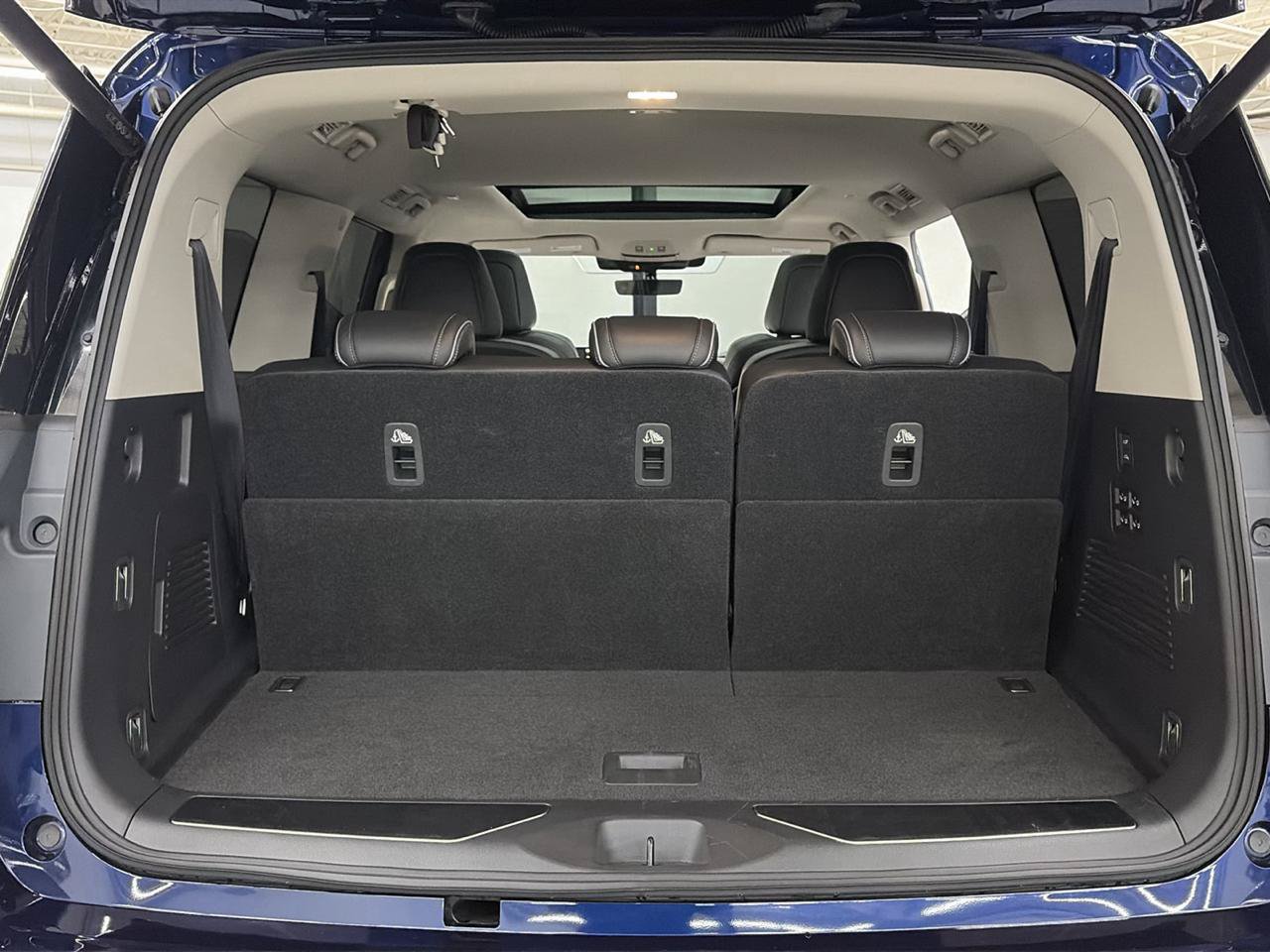 Used 2025 INFINITI QX80 Luxe RWD image 28