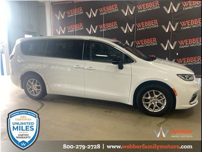 Used 2024 Chrysler Pacifica Touring-L