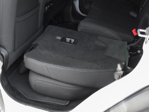 Used 2018 Jeep Wrangler Unlimited Sport S image 43