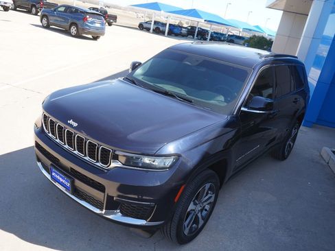 Used 2024 Jeep Grand Cherokee L Limited AWD/4WD image 14
