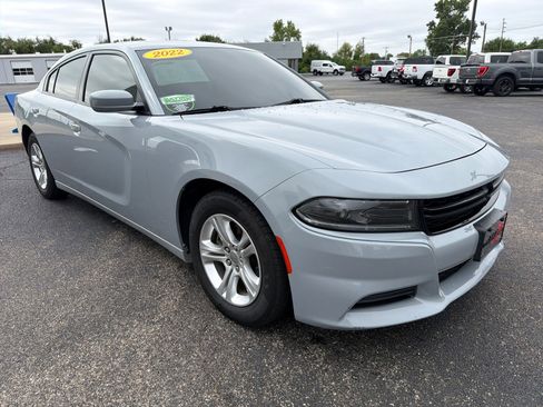 Used 2022 Dodge Charger SXT w/ Leather Interior Group RWD image 5