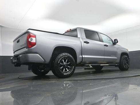 Used 2020 Toyota Tundra SR5 w/ SR5 Convenience Package AWD/4WD image 53