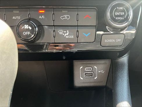 Used 2024 Jeep Compass Limited AWD/4WD image 17
