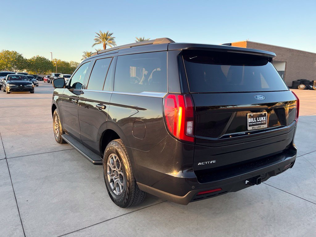 Used 2025 Ford Expedition Active AWD/4WD image 7