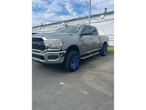 Used 2022 RAM 2500 Big Horn AWD/4WD image 1
