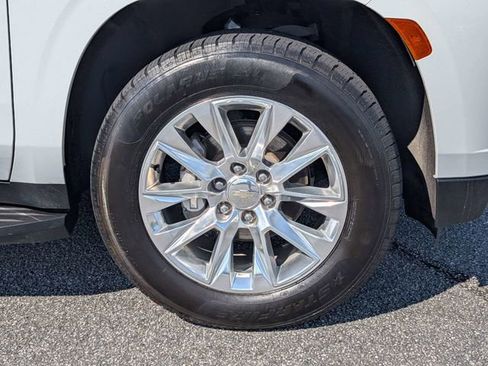 Used 2023 Chevrolet Suburban Premier image 10