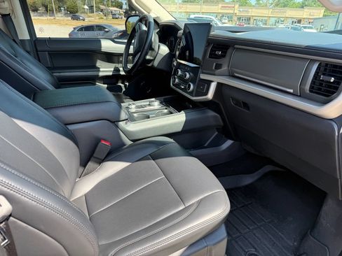 Used 2024 Ford Expedition Max XLT AWD/4WD image 6